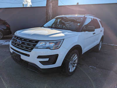2017 Ford Explorer, $0. Photo 2