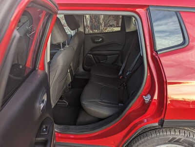 2018 Jeep Compass, $10900. Photo 9