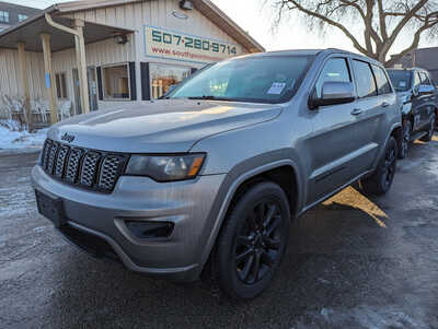 2017 Jeep Grand Cherokee, $0. Photo 2