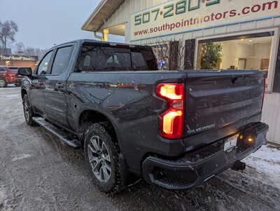 2021 Chevrolet 1500 Crew Cab, $28900. Photo 3