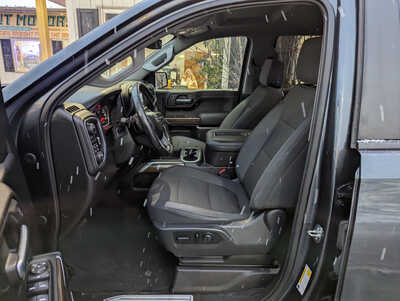 2021 Chevrolet 1500 Crew Cab, $28900. Photo 8