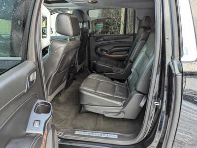 2016 Chevrolet Suburban, $20900. Photo 9