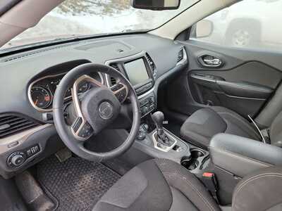 2015 Jeep Cherokee, $0. Photo 3