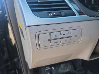 2015 Hyundai Genesis, $11900. Photo 10