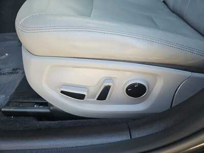 2015 Hyundai Genesis, $11900. Photo 11