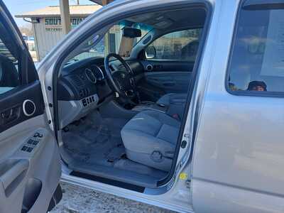 2011 Toyota Tacoma, $17900. Photo 8