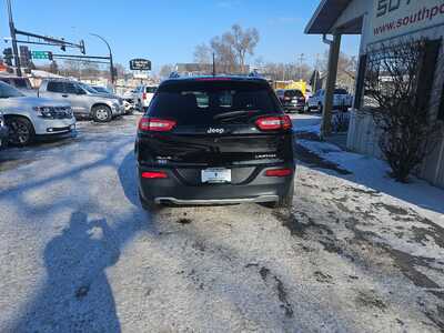 2016 Jeep Cherokee, $12900. Photo 4