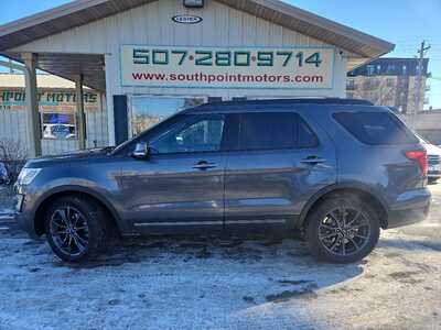 2017 Ford Explorer, $14900. Photo 2