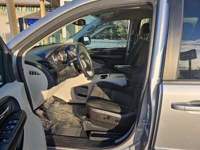 2016 Dodge Caravan, Grand, $12900. Photo 8