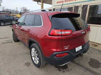 2015 Jeep Cherokee, $11900. Photo 3