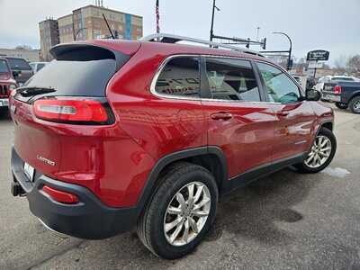 2015 Jeep Cherokee, $11900. Photo 5