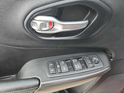 2015 Jeep Cherokee, $11900. Photo 9