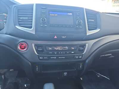 2018 Honda Ridgeline, $24990. Photo 12