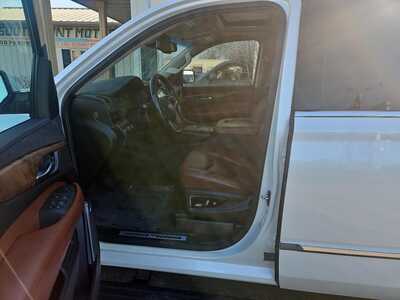 2015 Cadillac Escalade ESV, $27900. Photo 8