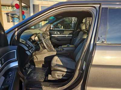 2017 Ford Explorer, $0. Photo 8