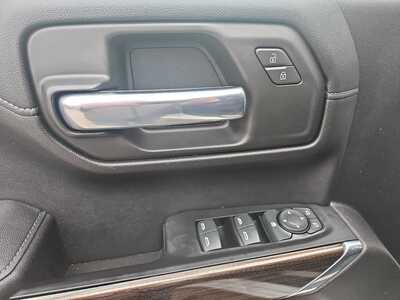 2019 Chevrolet 1500 Crew Cab, $20990. Photo 9