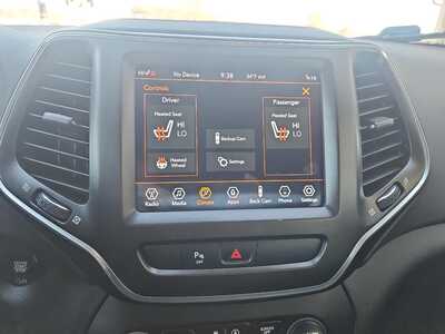 2019 Jeep Cherokee, $18990. Photo 12