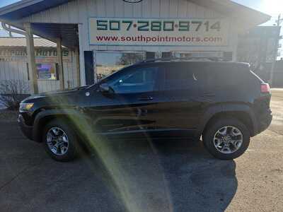 2019 Jeep Cherokee, $18990. Photo 2