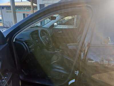 2019 Jeep Cherokee, $18990. Photo 8