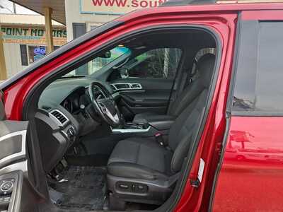 2013 Ford Explorer, $10900. Photo 8