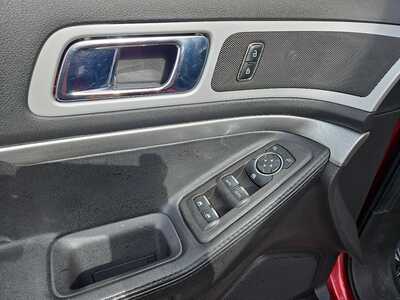 2013 Ford Explorer, $10900. Photo 9