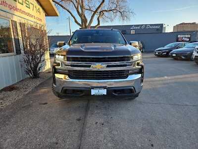 2019 Chevrolet 1500 Crew Cab, $25900. Photo 7