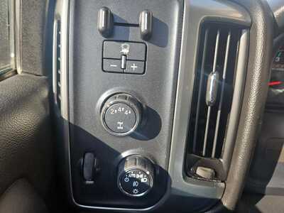 2017 Chevrolet 2500 Crew Cab, $25900. Photo 12