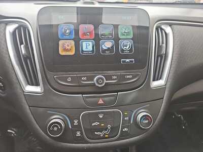 2016 Chevrolet Malibu, $12900. Photo 12