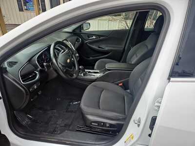 2016 Chevrolet Malibu, $12900. Photo 8