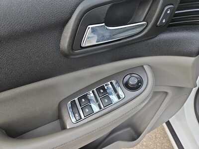 2013 Chevrolet Malibu, $8900. Photo 9