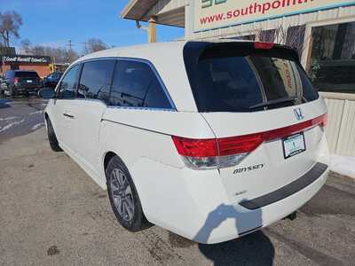 2017 Honda Odyssey, $14900. Photo 3