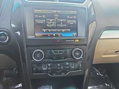 2016 Ford Explorer, $12900. Photo 12