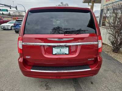 2012 Chrysler Town & Country, $0. Photo 4