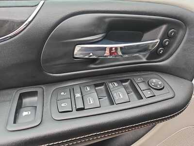 2012 Chrysler Town & Country, $0. Photo 9