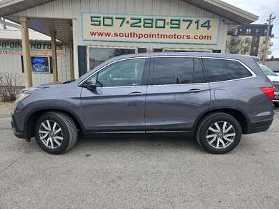 2020 Honda Pilot, $18900. Photo 2