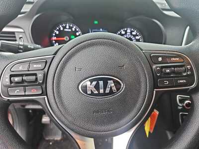 2018 Kia Optima, $0. Photo 9