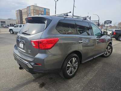 2020 Nissan Pathfinder, $11900. Photo 5