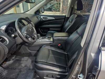 2020 Nissan Pathfinder, $11900. Photo 8