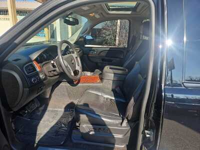 2014 Chevrolet Suburban, $16900. Photo 8