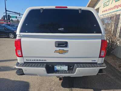 2017 Chevrolet 1500 Crew Cab, $13900. Photo 4