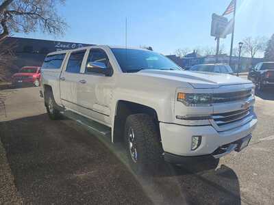 2017 Chevrolet 1500 Crew Cab, $13900. Photo 6