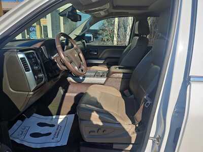 2017 Chevrolet 1500 Crew Cab, $13900. Photo 8
