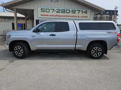 2019 Toyota Tundra Crew Cab, $36900. Photo 2