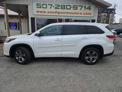 2018 Toyota Highlander, $26990. Photo 2