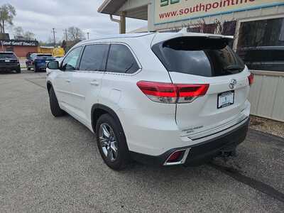 2018 Toyota Highlander, $26990. Photo 3