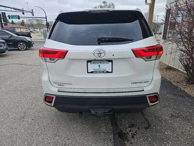 2018 Toyota Highlander, $26990. Photo 4