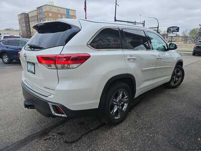 2018 Toyota Highlander, $26990. Photo 5