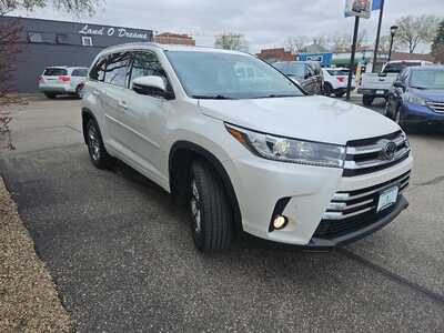 2018 Toyota Highlander, $26990. Photo 6