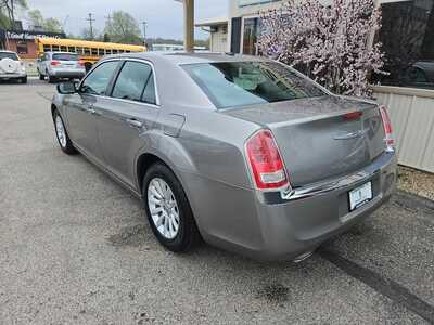 2014 Chrysler 300, $9900. Photo 3