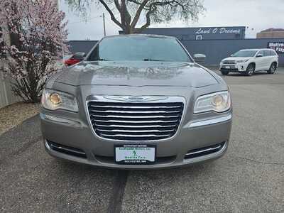 2014 Chrysler 300, $9900. Photo 7